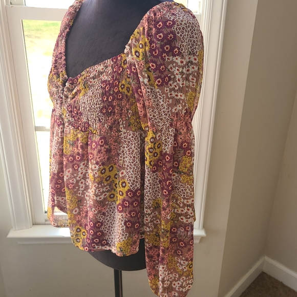 Francesca’s Bessie Smocked Neckline Printed Blouse Size XL NWT Valentine's Day - Picture 9 of 12